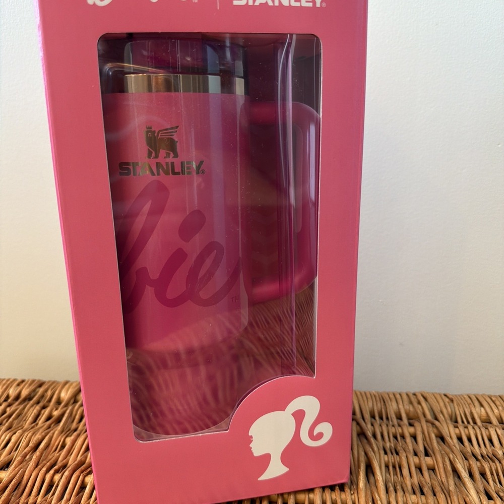 Stanley x Barbie Icon 40 oz Quencher H2.0 Tumbler Limited Edition Pink NEW